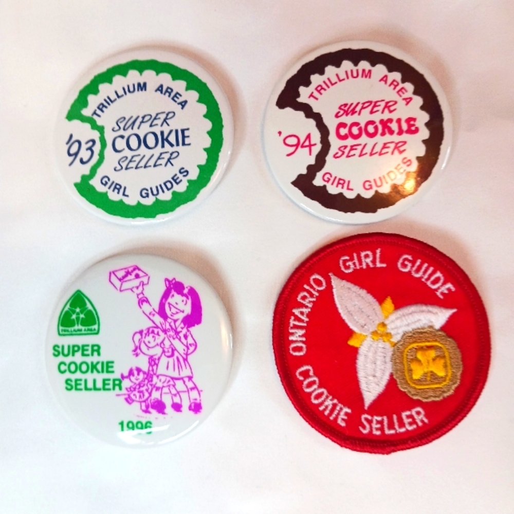 Vintage 90s Brownies & Girl Guides Super Cookie Seller Buttons & Badge.